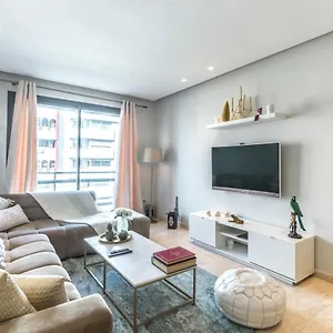 Comfortable & Elegant Flat In A Lively Place By Shortstaymaroc Appartement